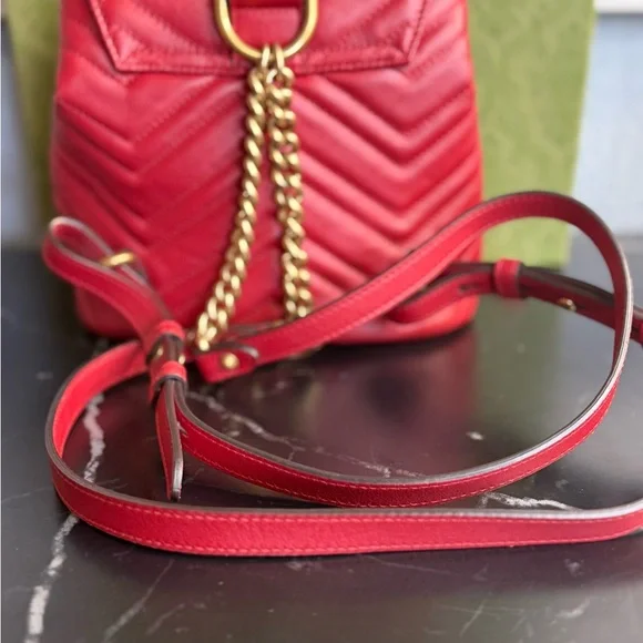 Gucci Red Chevron Leather Backpack - Picture 3 of 6
